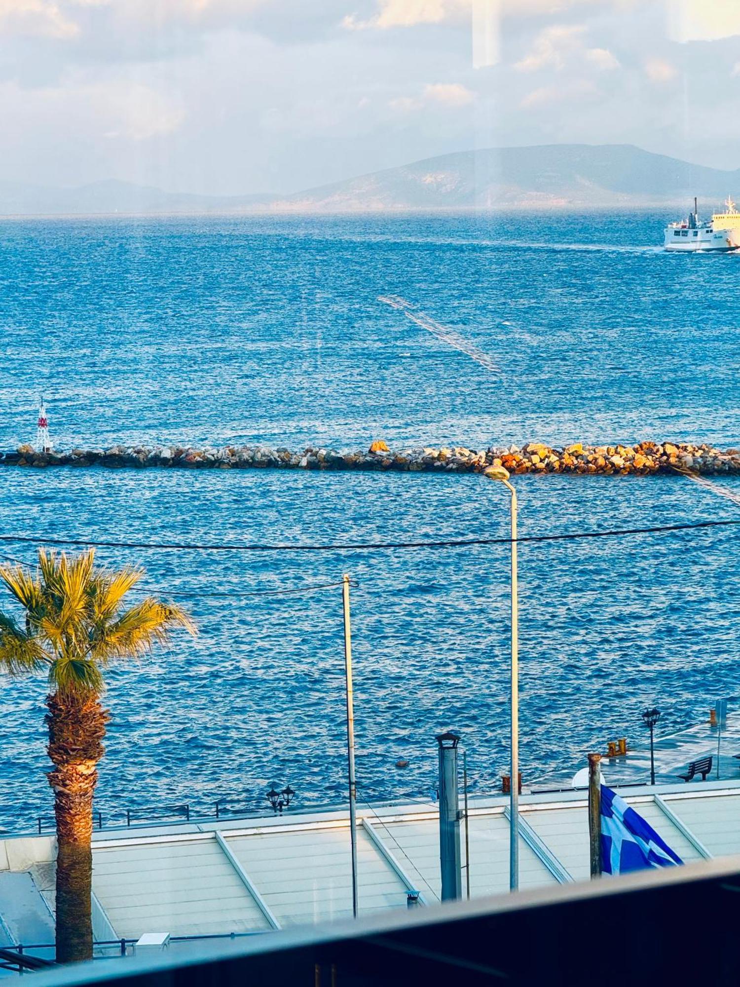 Blue Horizon Gem On The Port Apartman Rafína Kültér fotó