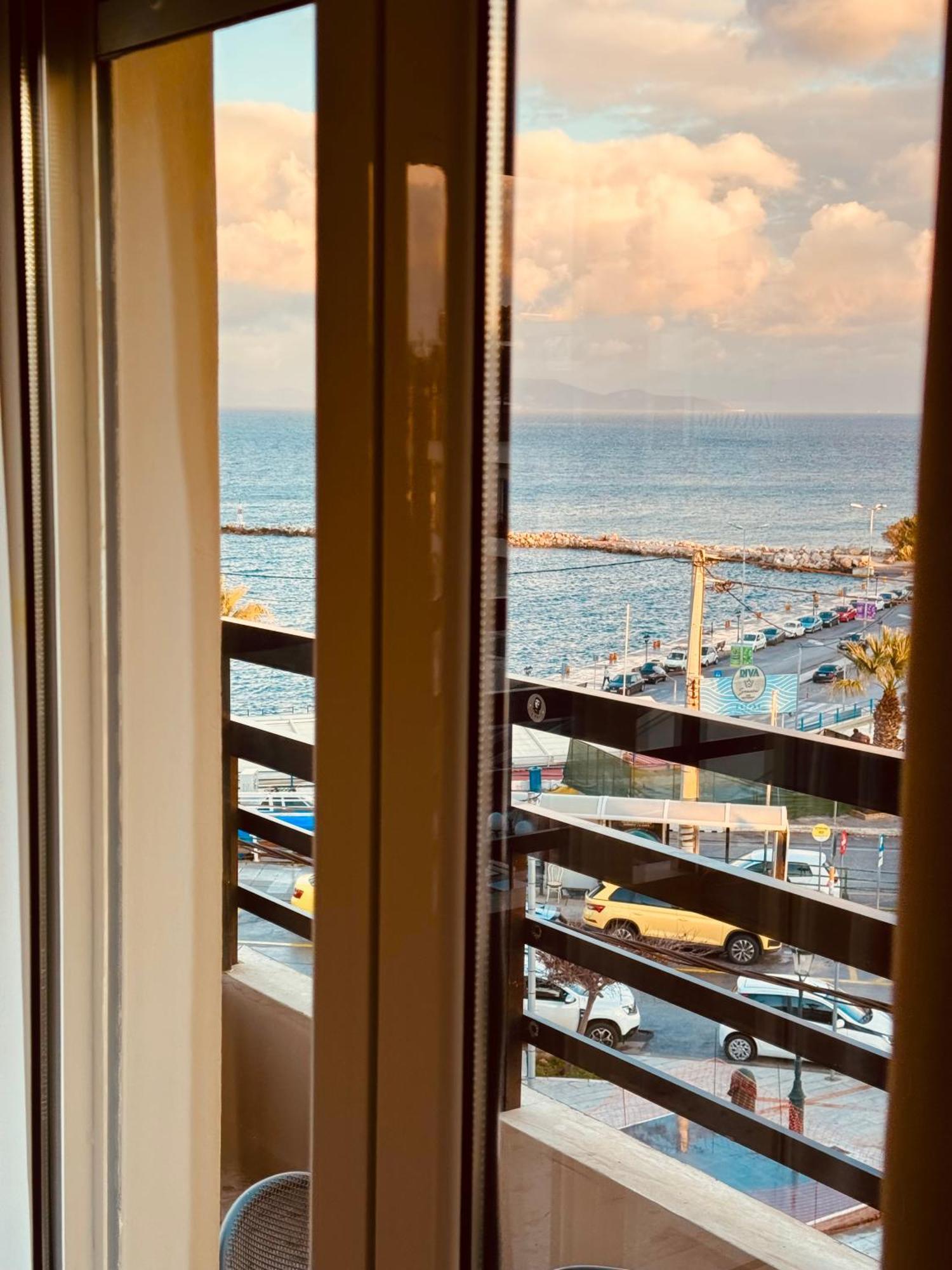 Blue Horizon Gem On The Port Apartman Rafína Kültér fotó